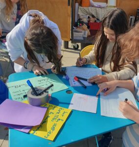 Lire la suite à propos de l’article Sortie « Chuchote-moi ta poésie »